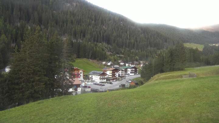 Oetz (Hochoetz) Balbach Wiesenlift snow cam captured at 26 September 2026 at 7:13 pm GMT+2