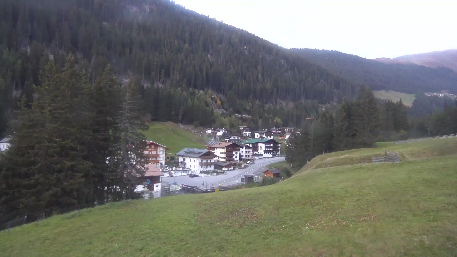 Oetz (Hochoetz) Balbach Wiesenlift snow cam captured at 4 October 2026 at 6:56 pm GMT+2