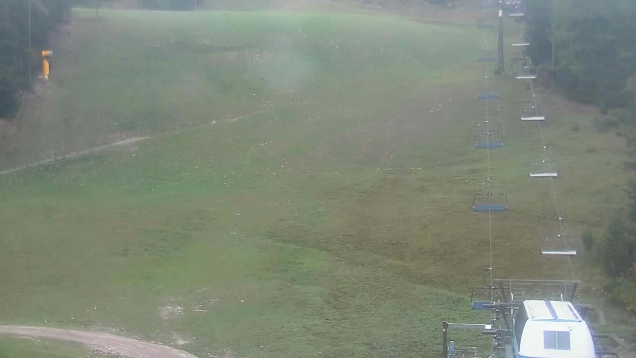 Russbach (Dachstein West) Dachstein West - Edtalm snow cam captured at 6 October 2026 at 7:24 am GMT+2