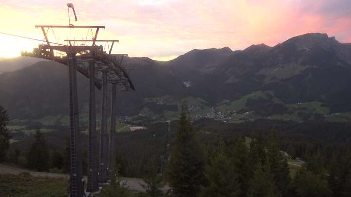 Russbach (Dachstein West) Dachstein West - Upper Station Hornbahn snow cam captured at 25 September 2026 at 7:14 pm GMT+2