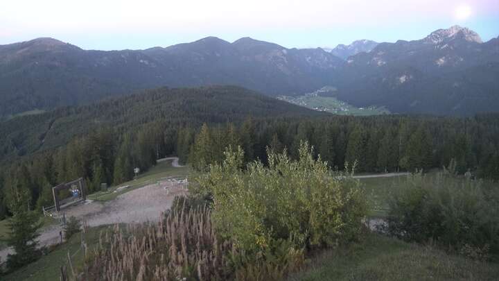 Russbach (Dachstein West) Dachstein West - Upper Station Hornbahn snow cam captured at 26 September 2026 at 7:13 pm GMT+2