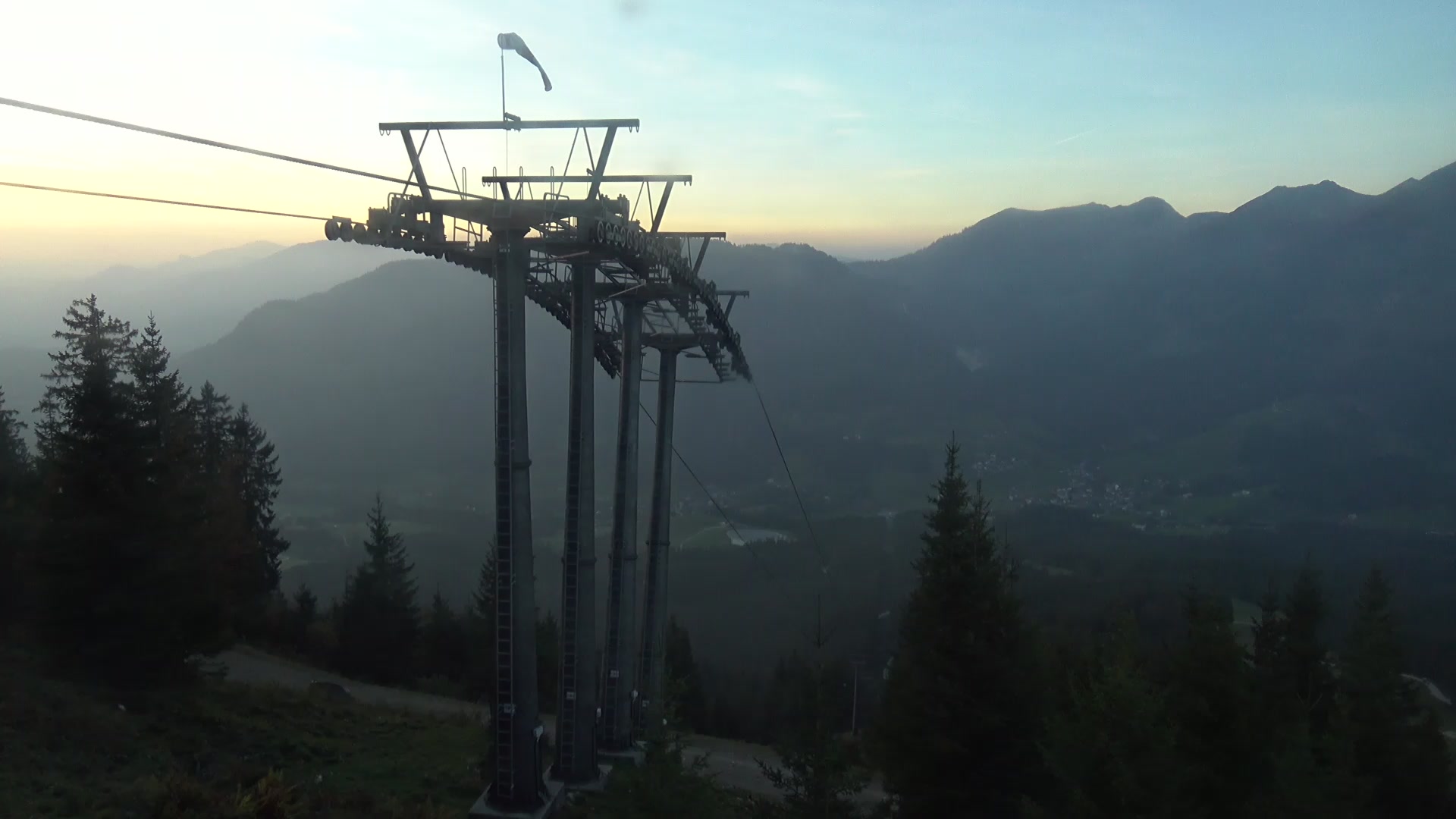 Russbach (Dachstein West) Dachstein West - Upper Station Hornbahn snow cam captured at 3 October 2026 at 6:35 pm GMT+2