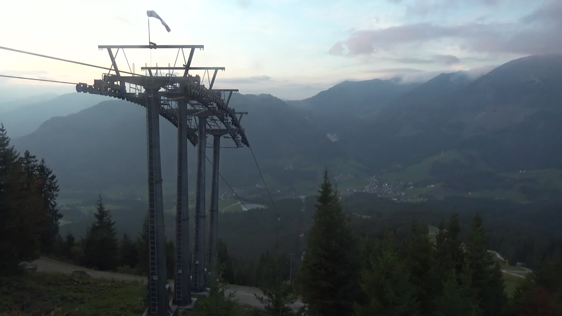 Russbach (Dachstein West) Dachstein West - Upper Station Hornbahn snow cam captured at 4 October 2026 at 6:37 pm GMT+2