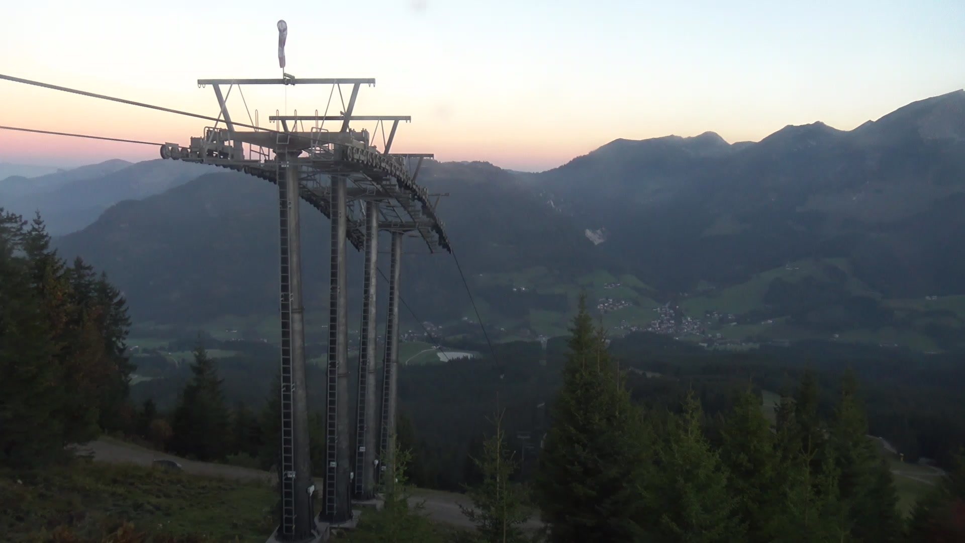 Russbach (Dachstein West) Dachstein West - Upper Station Hornbahn snow cam captured at 6 October 2026 at 7:21 am GMT+2