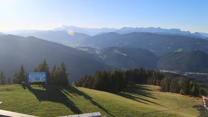Schladming / Pichl - Reiteralm Upper Station 6er-Sesselbahn snow cam captured at 15 September 2026 at 6:10 pm GMT+2