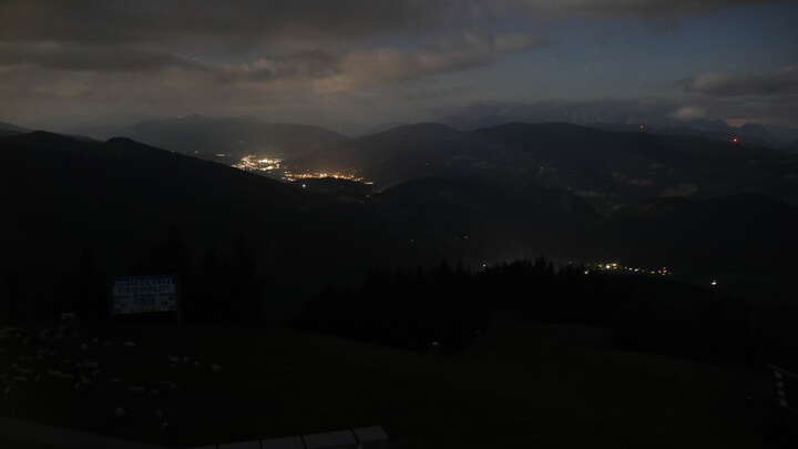 Schladming / Pichl - Reiteralm Upper Station 6er-Sesselbahn snow cam captured at 22 September 2026 at 11:30 pm GMT+2