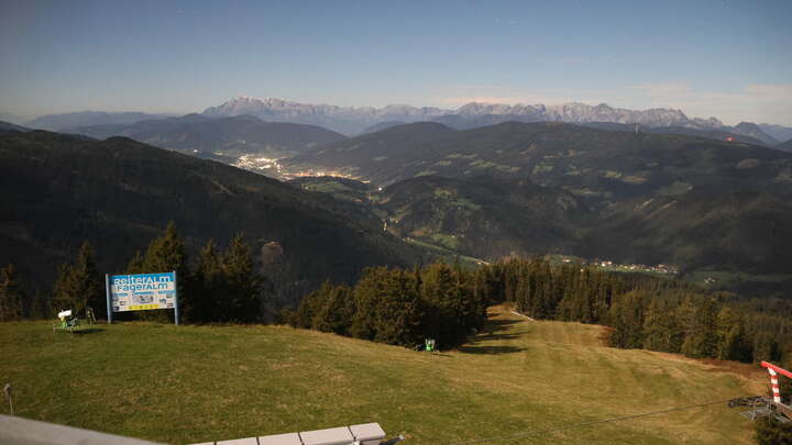 Schladming / Pichl - Reiteralm Upper Station 6er-Sesselbahn snow cam captured at 25 September 2026 at 11:46 pm GMT+2