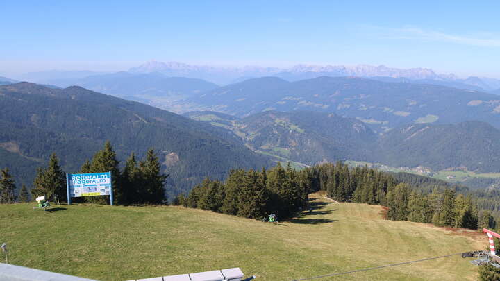 Schladming / Pichl - Reiteralm Upper Station 6er-Sesselbahn snow cam captured at 29 September 2026 at 12:34 pm GMT+2