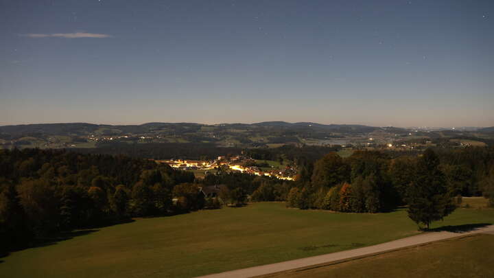 Schwarzenberg am Böhmerwald Schwarzenbergbahn Base Station snow cam captured at 27 September 2026 at 11:58 pm GMT+2