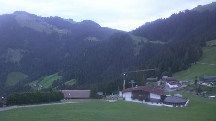 Söll am Wilden Kaiser (SkiWelt) Upper Station Gondelbahn Hexenwasser snow cam captured at 13 September 2026 at 7:42 pm GMT+2