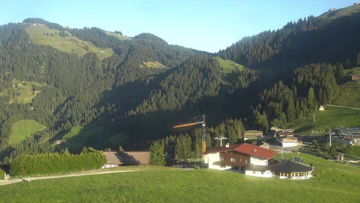Söll am Wilden Kaiser (SkiWelt) Upper Station Gondelbahn Hexenwasser snow cam captured at 15 September 2026 at 6:11 pm GMT+2