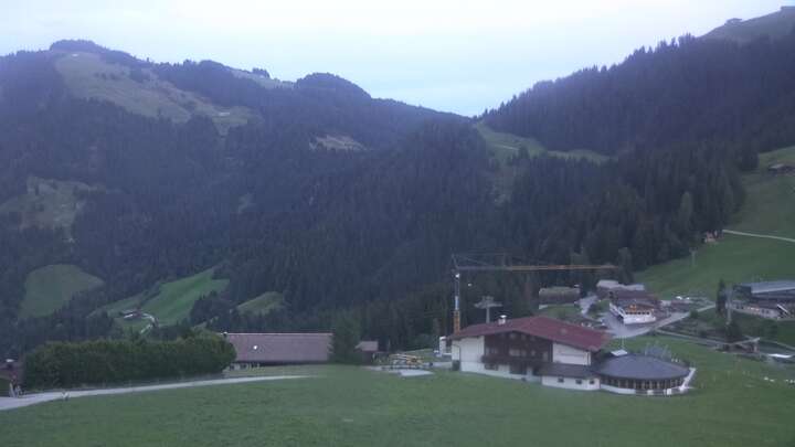 Söll am Wilden Kaiser (SkiWelt) Upper Station Gondelbahn Hexenwasser snow cam captured at 20 September 2026 at 7:41 pm GMT+2