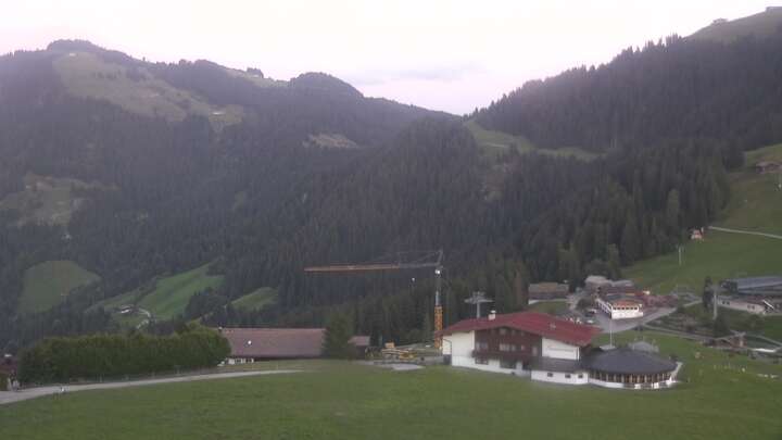 Söll am Wilden Kaiser (SkiWelt) Upper Station Gondelbahn Hexenwasser snow cam captured at 22 September 2026 at 7:39 pm GMT+2