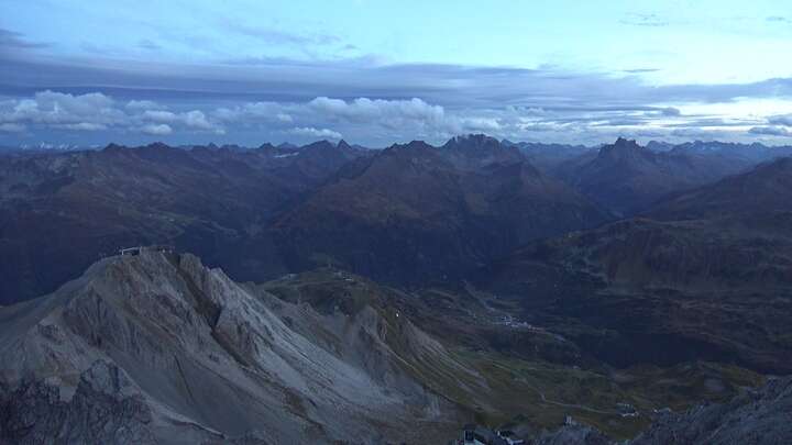 St. Anton am Arlberg (Arlberg) Valluga snow cam captured at 20 September 2026 at 7:41 pm GMT+2