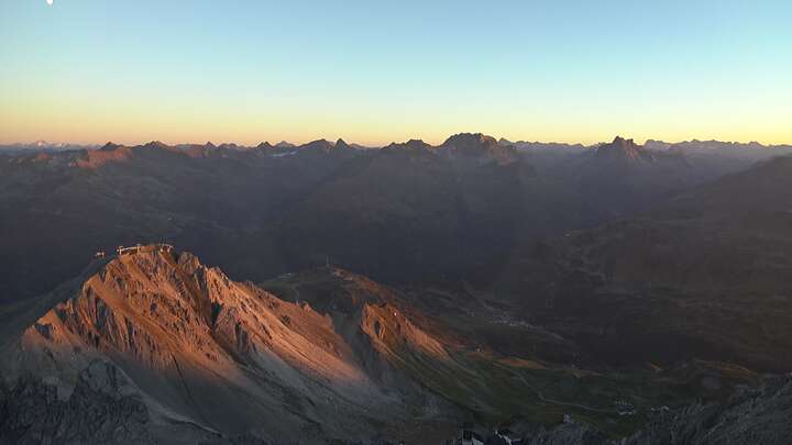 St. Anton am Arlberg (Arlberg) Valluga snow cam captured at 22 September 2026 at 7:22 pm GMT+2