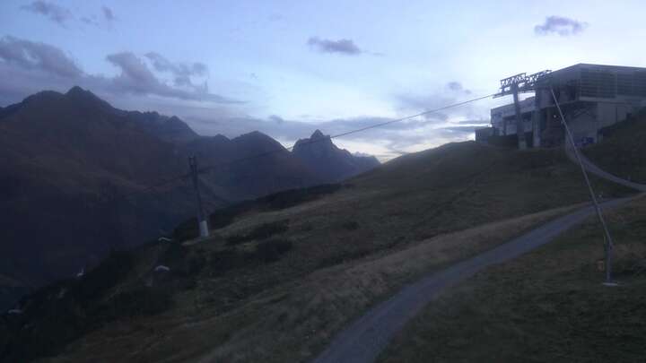 St. Anton am Arlberg (Arlberg) Galzig Upper Station snow cam captured at 20 September 2026 at 7:41 pm GMT+2