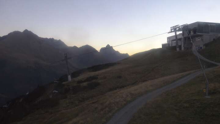 St. Anton am Arlberg (Arlberg) Galzig Upper Station snow cam captured at 22 September 2026 at 7:38 pm GMT+2