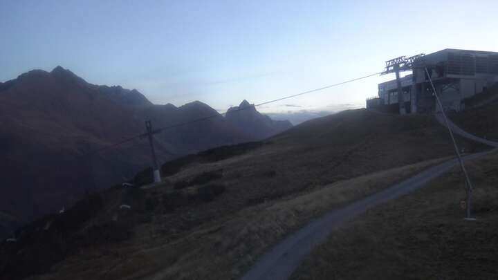 St. Anton am Arlberg (Arlberg) Galzig Upper Station snow cam captured at 28 September 2026 at 7:23 pm GMT+2