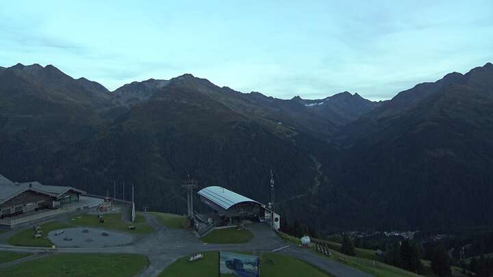St. Anton am Arlberg (Arlberg) Gampen snow cam captured at 17 September 2026 at 10:12 pm GMT+2