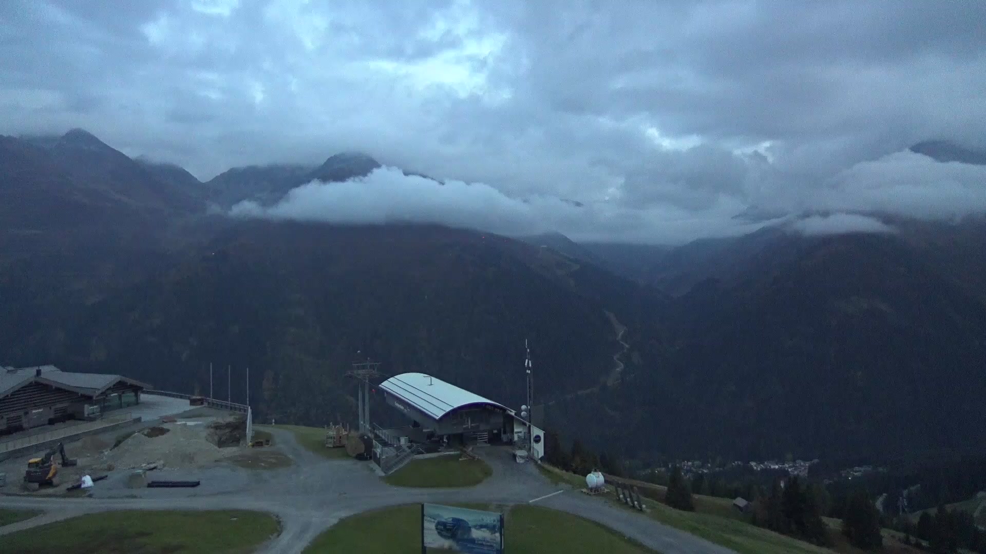 St. Anton am Arlberg (Arlberg) Gampen snow cam captured at 3 October 2026 at 7:11 pm GMT+2