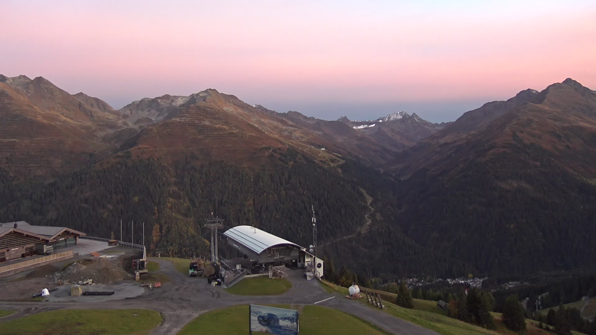 St. Anton am Arlberg (Arlberg) Gampen snow cam captured at 5 October 2026 at 7:00 pm GMT+2