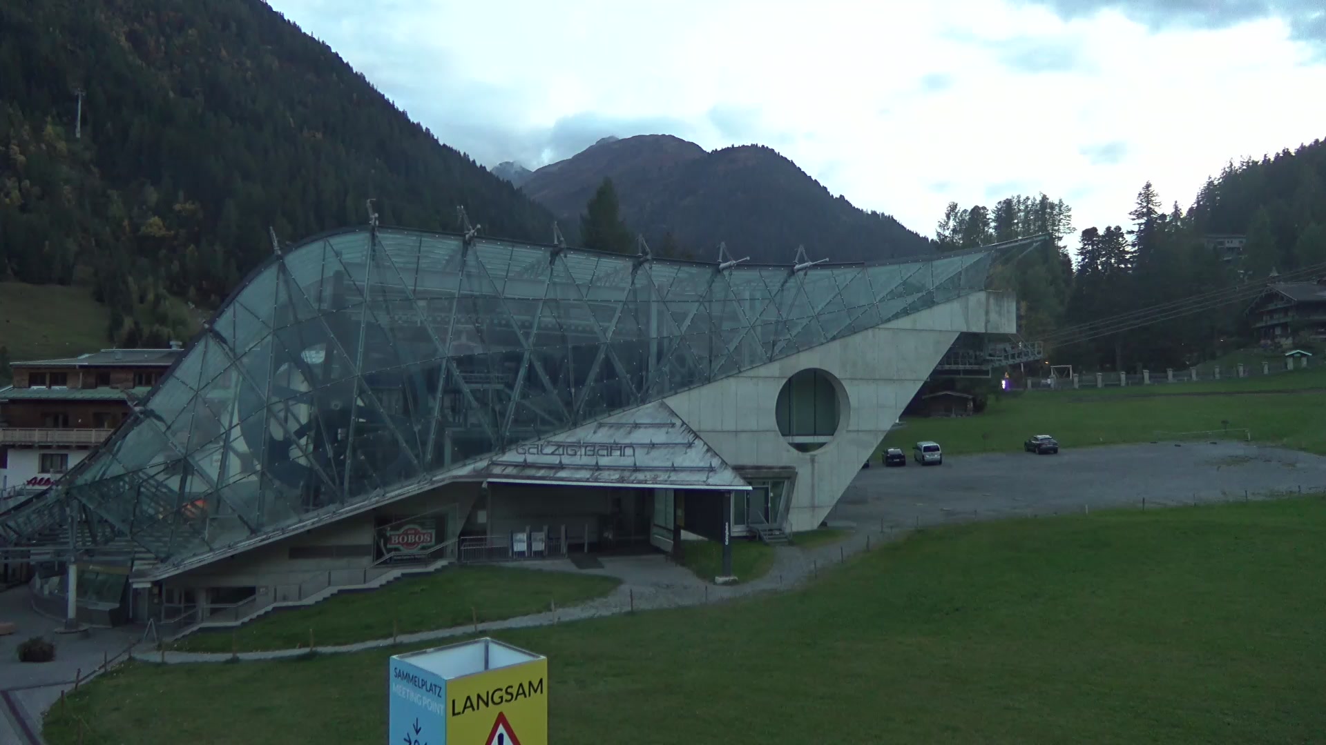 St. Anton am Arlberg (Arlberg) Ski Centre snow cam captured at 4 October 2026 at 7:05 pm GMT+2