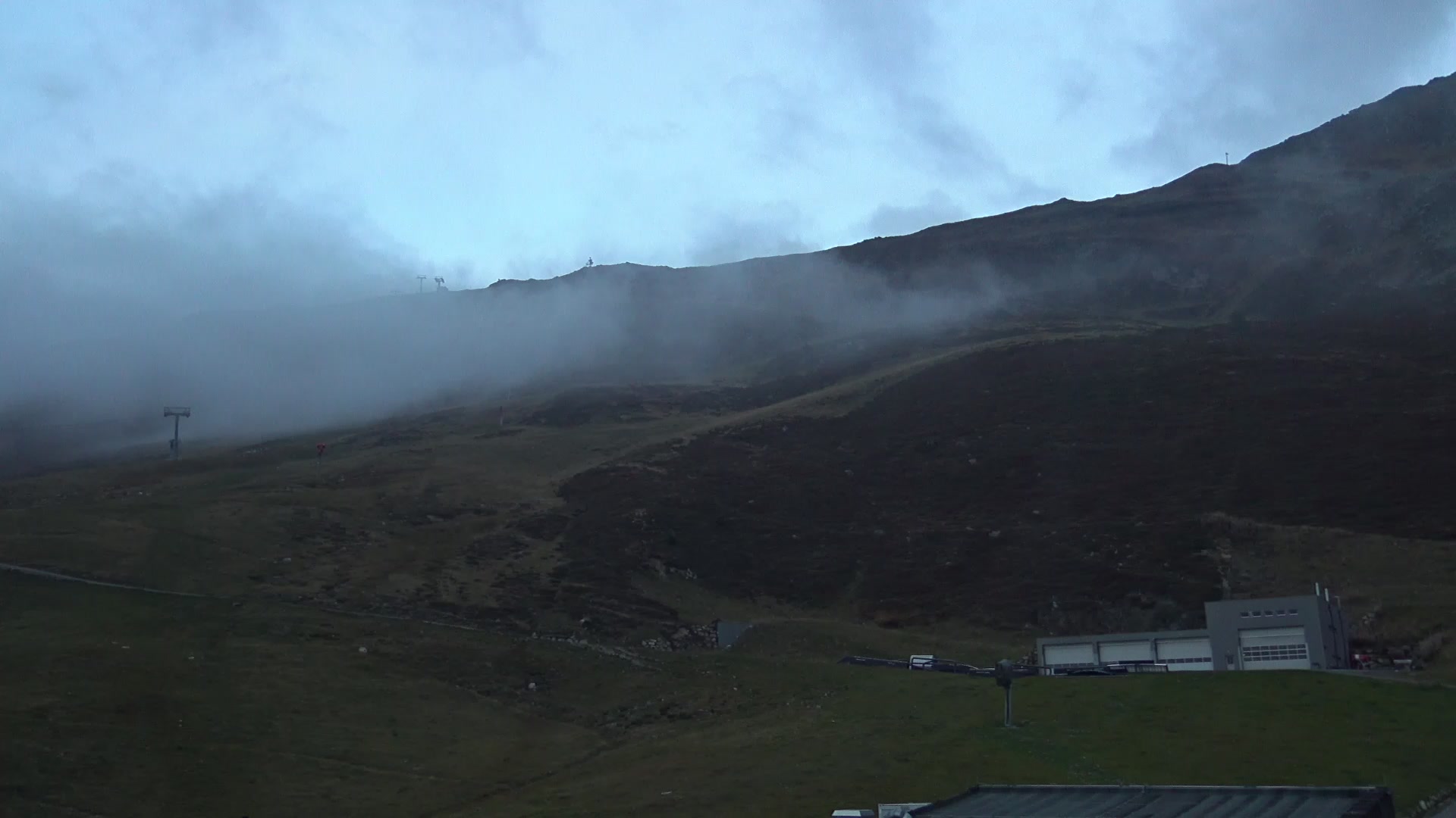 St. Anton am Arlberg (Arlberg) Rendl snow cam captured at 3 October 2026 at 7:12 pm GMT+2