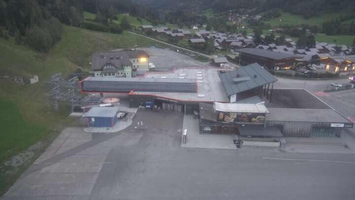 St. Georgen am Kreischberg Base Station Kreischberg snow cam captured at 18 September 2026 at 7:32 pm GMT+2