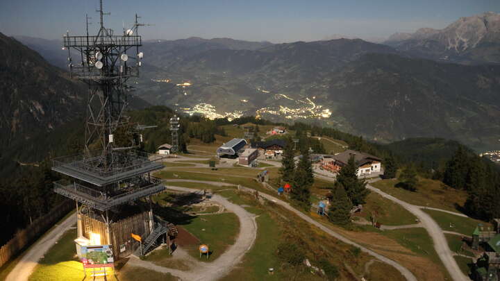 St. Johann im Pongau (Snow Space Salzburg) Gernkogel Gipfel snow cam captured at 28 September 2026 at 11:39 pm GMT+2
