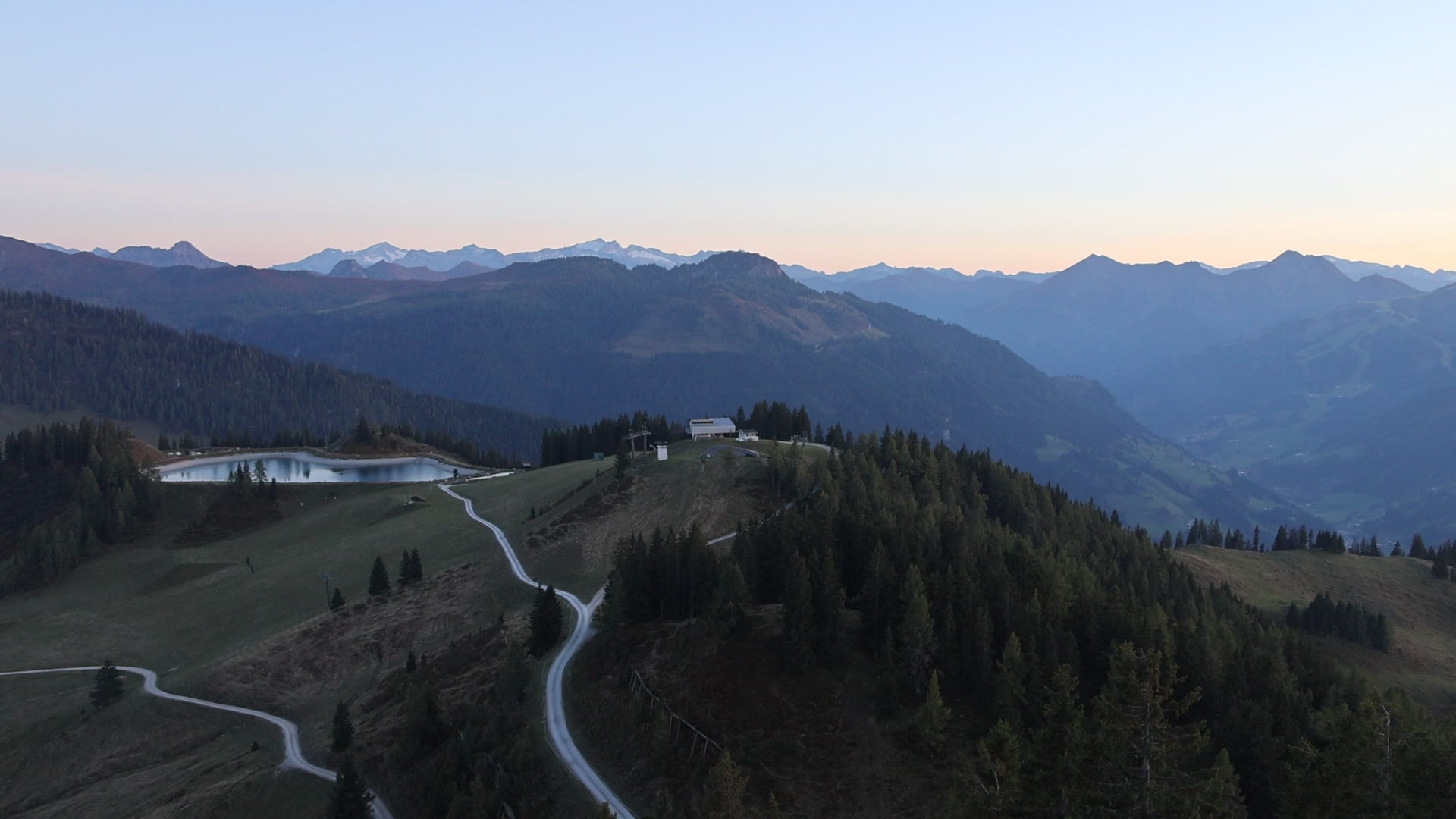 St. Johann im Pongau (Snow Space Salzburg) Gernkogel Gipfel snow cam captured at 3 October 2026 at 6:59 pm GMT+2