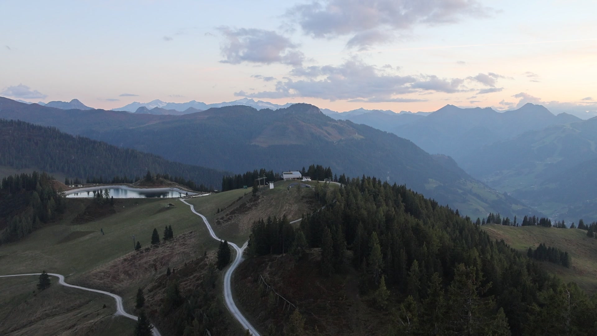 St. Johann im Pongau (Snow Space Salzburg) Gernkogel Gipfel snow cam captured at 4 October 2026 at 6:51 pm GMT+2