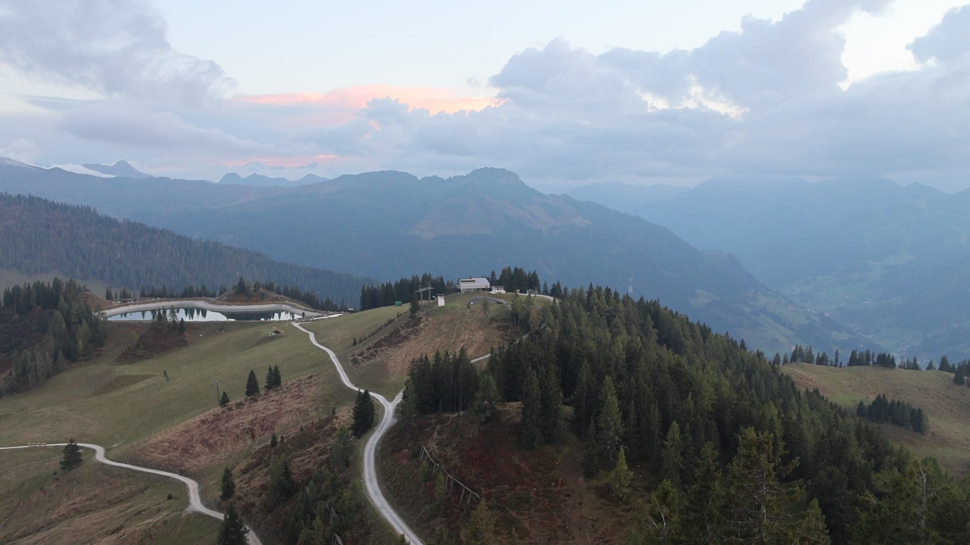 St. Johann im Pongau (Snow Space Salzburg) Gernkogel Gipfel snow cam captured at 5 October 2026 at 6:45 pm GMT+2