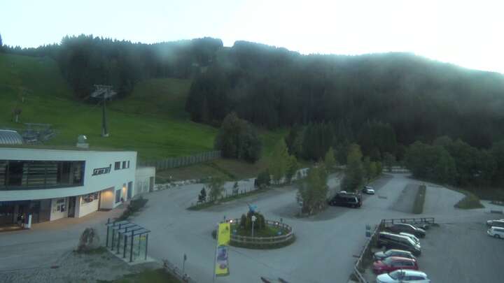 St. Margarethen im Lg. (Aineck) Hotel Grizzly snow cam captured at 16 September 2026 at 7:31 pm GMT+2