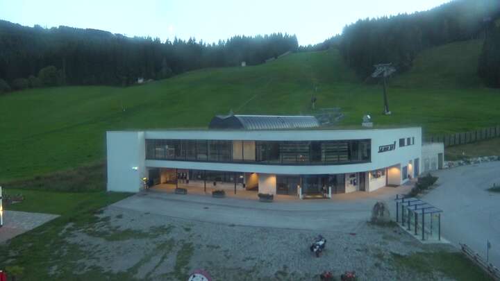 St. Margarethen im Lg. (Aineck) Hotel Grizzly snow cam captured at 19 September 2026 at 7:24 pm GMT+2