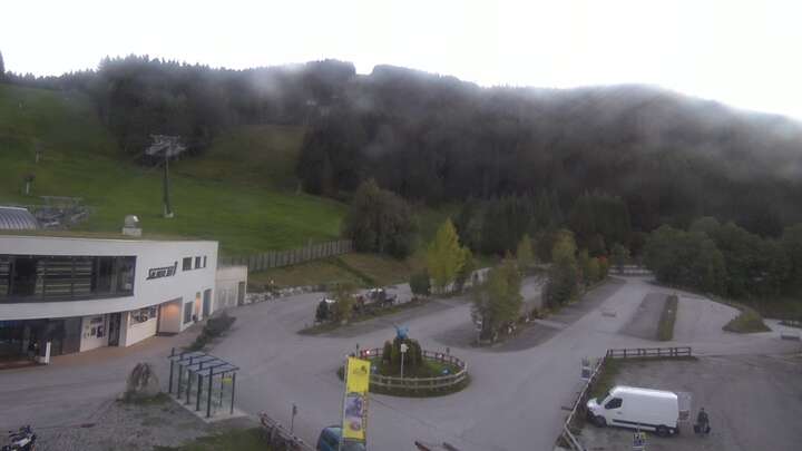 St. Margarethen im Lg. (Aineck) Hotel Grizzly snow cam captured at 26 September 2026 at 7:00 pm GMT+2