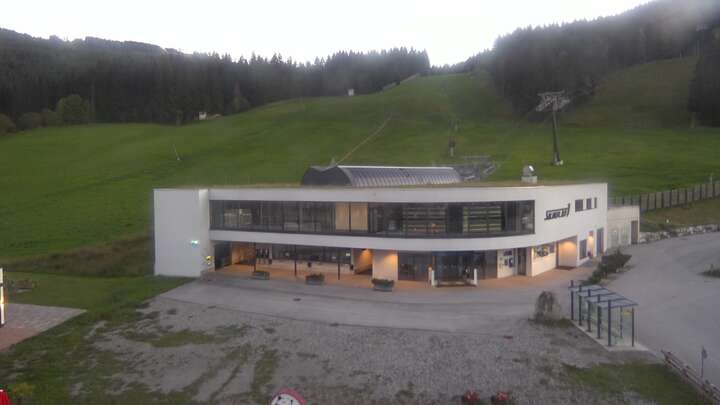 St. Margarethen im Lg. (Aineck) Hotel Grizzly snow cam captured at 27 September 2026 at 7:12 pm GMT+2