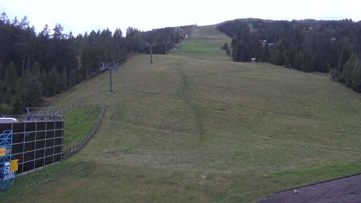 St. Michael Tschaneckbahn snow cam captured at 13 September 2026 at 7:26 pm GMT+2