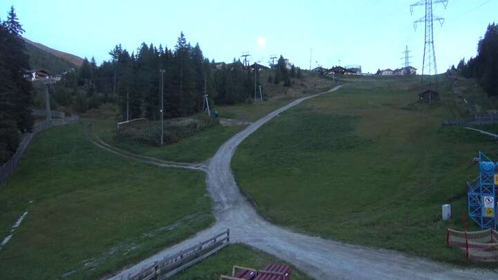 St. Michael Tschaneckbahn snow cam captured at 21 September 2026 at 7:25 pm GMT+2