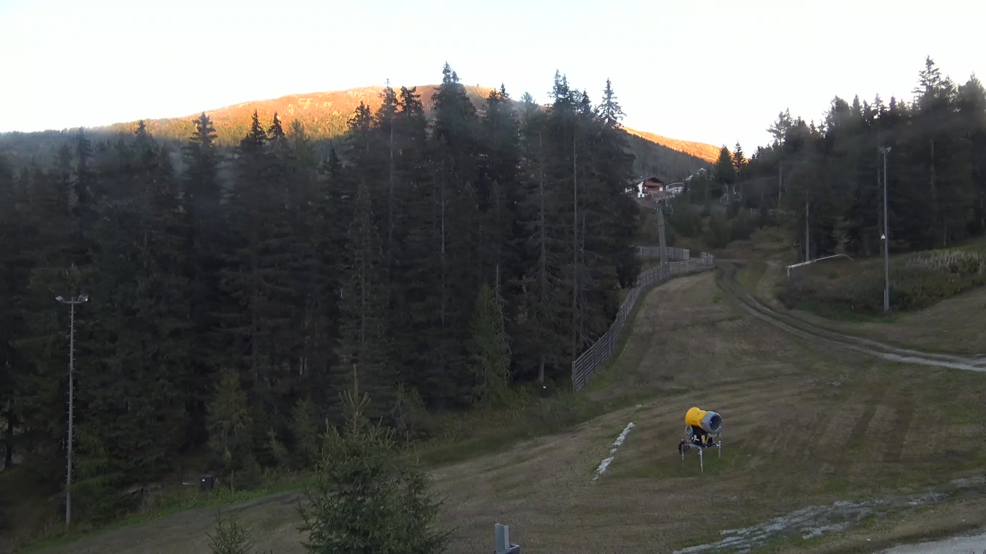 St. Michael Tschaneckbahn snow cam captured at 5 October 2026 at 6:18 pm GMT+2