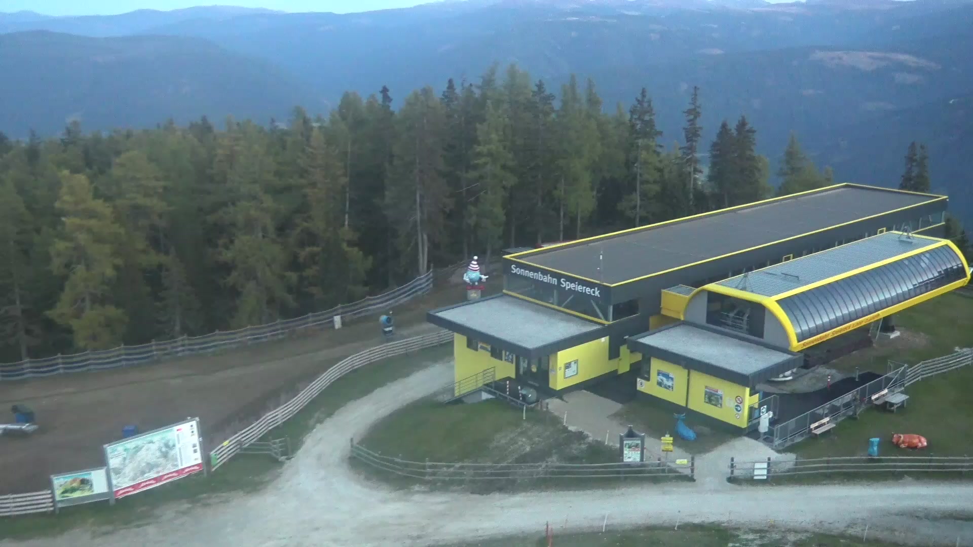 St. Michael Sonnenbahn Upper Station snow cam captured at 5 October 2026 at 7:08 pm GMT+2