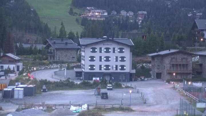 St. Michael Boutique Apartments Herbert snow cam captured at 13 September 2026 at 7:42 pm GMT+2