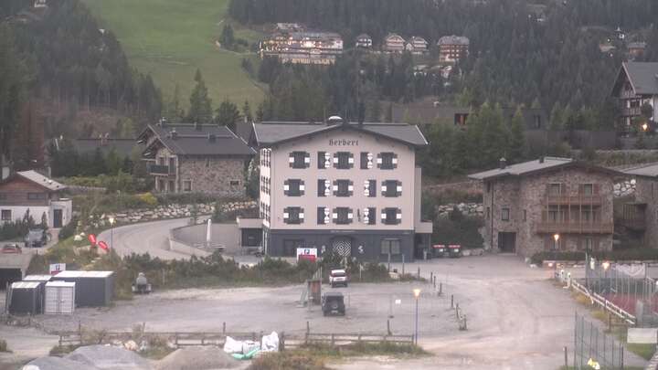 St. Michael Boutique Apartments Herbert snow cam captured at 14 September 2026 at 7:31 pm GMT+2