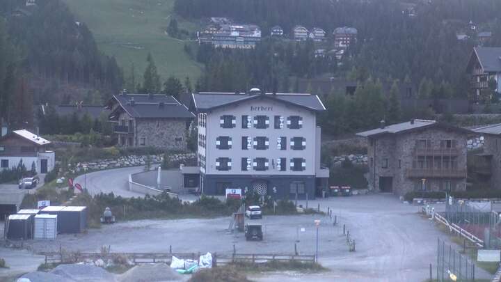 St. Michael Boutique Apartments Herbert snow cam captured at 21 September 2026 at 7:25 pm GMT+2