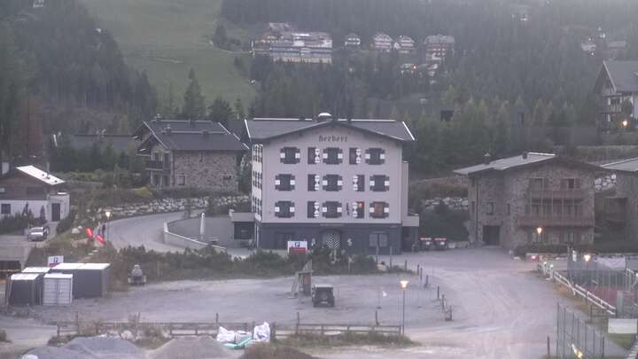 St. Michael Boutique Apartments Herbert snow cam captured at 23 September 2026 at 7:23 pm GMT+2