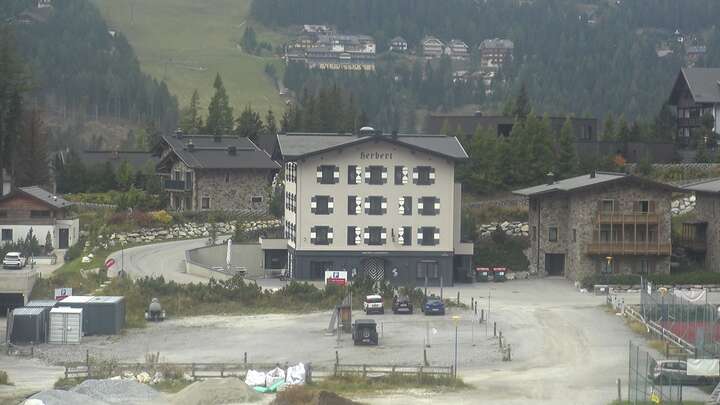 St. Michael Boutique Apartments Herbert snow cam captured at 29 September 2026 at 12:37 pm GMT+2