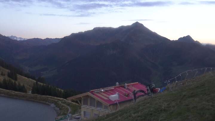 Wildschönau (Ski Juwel Alpbachtal Wildschönau) Schatzberg-Gernalm snow cam captured at 28 September 2026 at 7:09 pm GMT+2