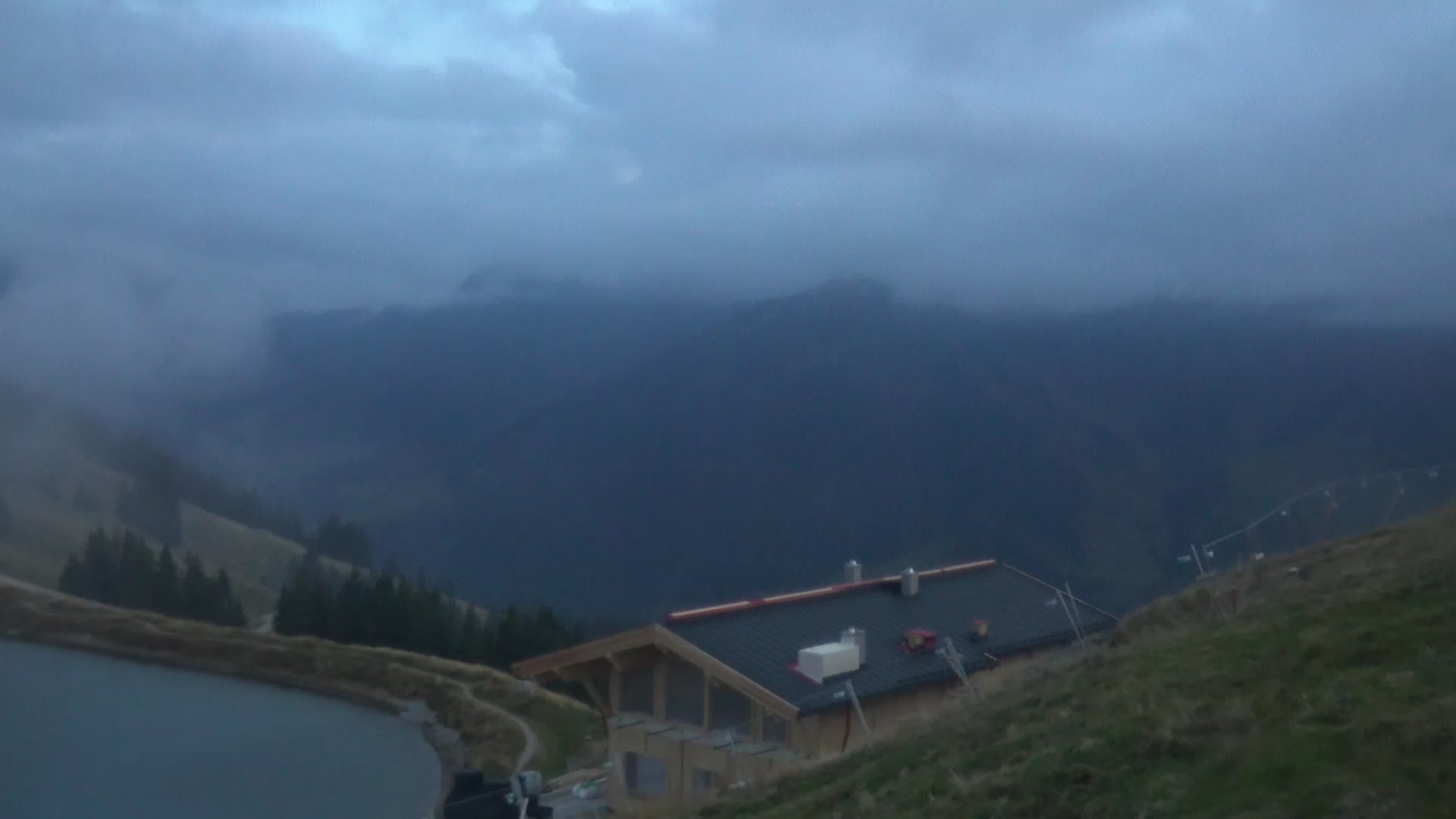 Wildschönau (Ski Juwel Alpbachtal Wildschönau) Schatzberg-Gernalm snow cam captured at 4 October 2026 at 7:07 pm GMT+2