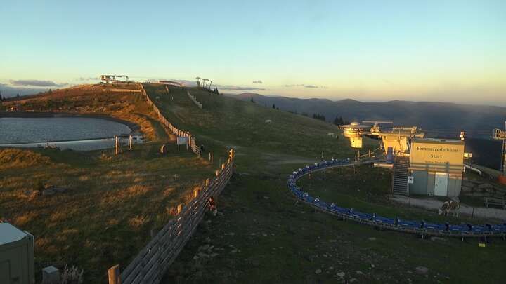 Wolfsberg (Klippitztörl) Hocheggerlift Upper Station snow cam captured at 14 September 2026 at 7:17 pm GMT+2
