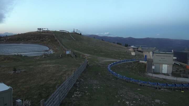 Wolfsberg (Klippitztörl) Hocheggerlift Upper Station snow cam captured at 21 September 2026 at 7:10 pm GMT+2