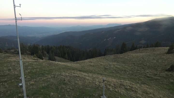 Wolfsberg (Klippitztörl) Hocheggerlift Upper Station snow cam captured at 26 September 2026 at 7:04 pm GMT+2